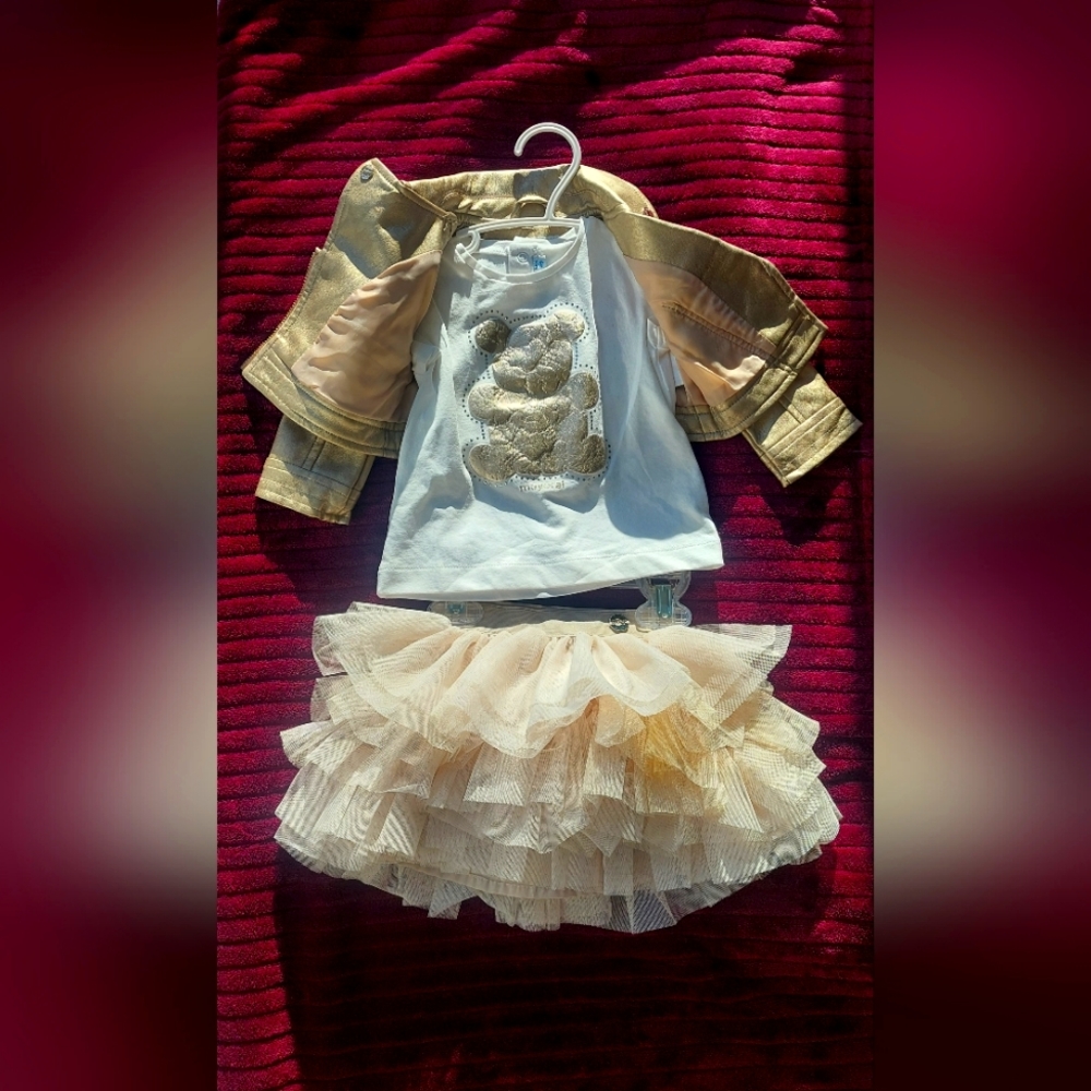 Mayoral set of clothes.